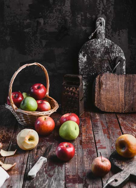 Rustikales Stillleben mit Äpfel (de.depositphotos.com)